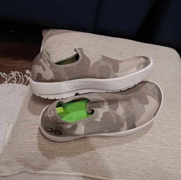 OOFOS Camouflage Slip-On Shoes Size 9 - Picture 5 of 5